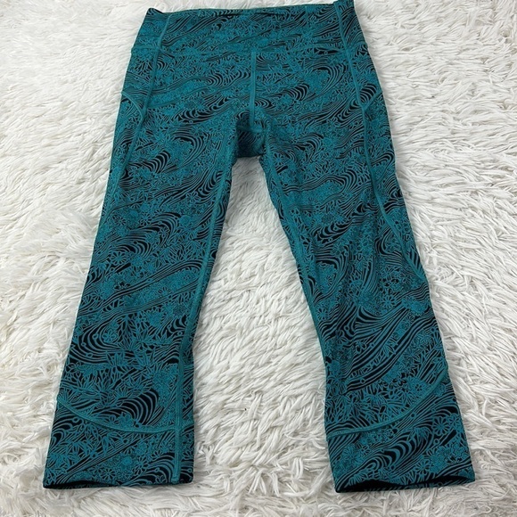 Lululemon In Movement Crop *Everlux 19" Kitakami Spirit Green Black - Picture 1 of 6